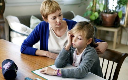 Γονείς,γιατί πρέπει να σταματήσετε να διαβάζετε τα παιδιά σας ;