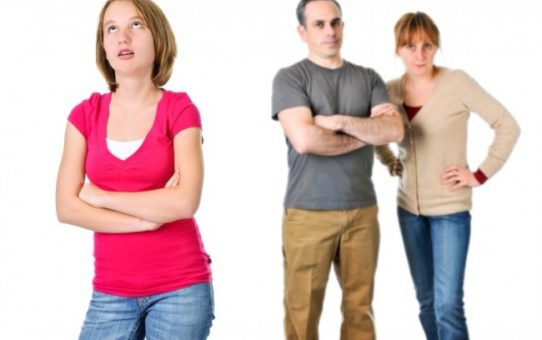 Αντιδραστικοί έφηβοι : πως μπορείτε να επιτύχετε μια ομαλή επικοινωνία με το παιδί σας