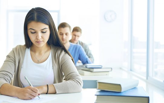 Αντίστροφη μέτρηση για τις Πανελλαδικές Εξετάσεις