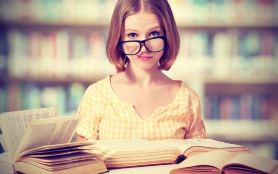 12 tips για να συγκεντρωθείς στο διάβασμα