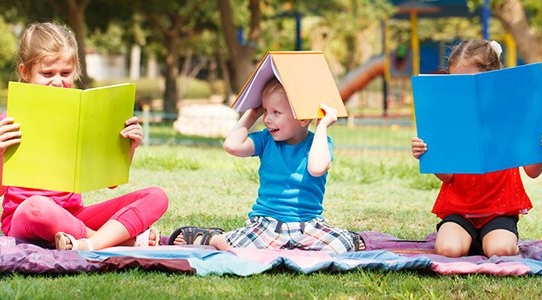 Παιδί, καλοκαίρι και επανάληψη