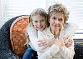 Γιατί τα παιδιά λατρεύουν τη γιαγιά!