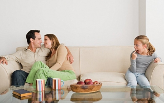 Νέος σύντροφος στη ζωή του γονιού: Πώς να μην τραυματίσετε την ψυχή του παιδιού σας