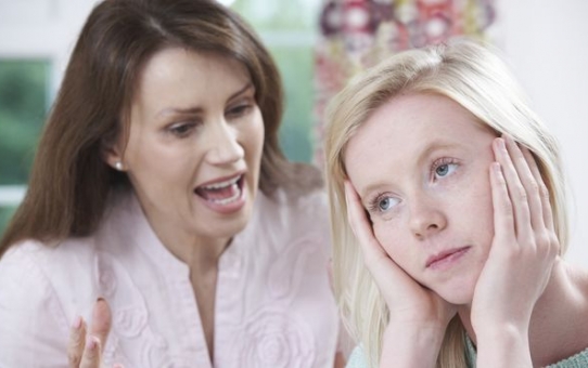 Πως να διαχειριστείτε την σύγκρουση με τα παιδιά στην εφηβεία