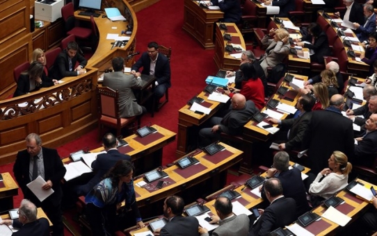 Ψηφίστηκε με 147 ψήφους υπέρ το νομοσχέδιο «Συνέργειες Πανεπιστημίων και Τ.Ε.Ι., πρόσβαση στην Τριτοβάθμια Εκπαίδευση, Πειραματικά Σχολεία, Γενικά Αρχεία του Κράτους και λοιπές διατάξεις»